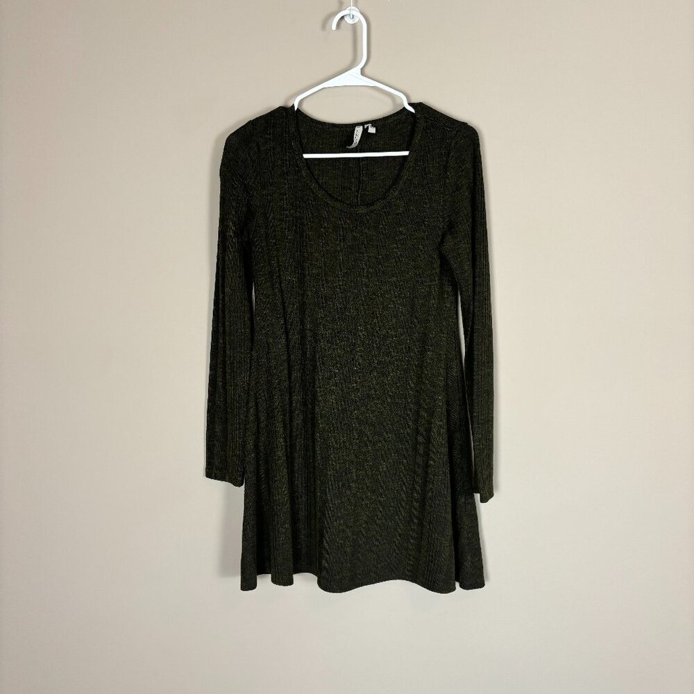 Feathers Long Sleeve Green Dress - Size M